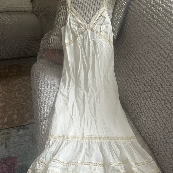 Rumored ROSITA MIDI DRESS - Picture 4 of 8